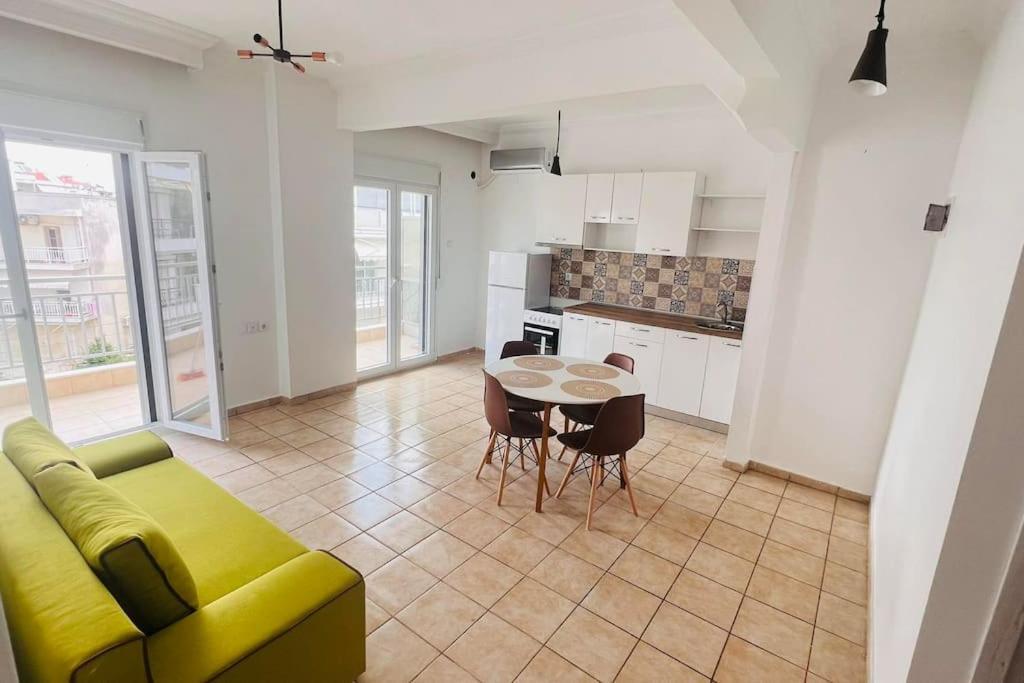 4 N-Joy Apartment Peraía Екстериор снимка